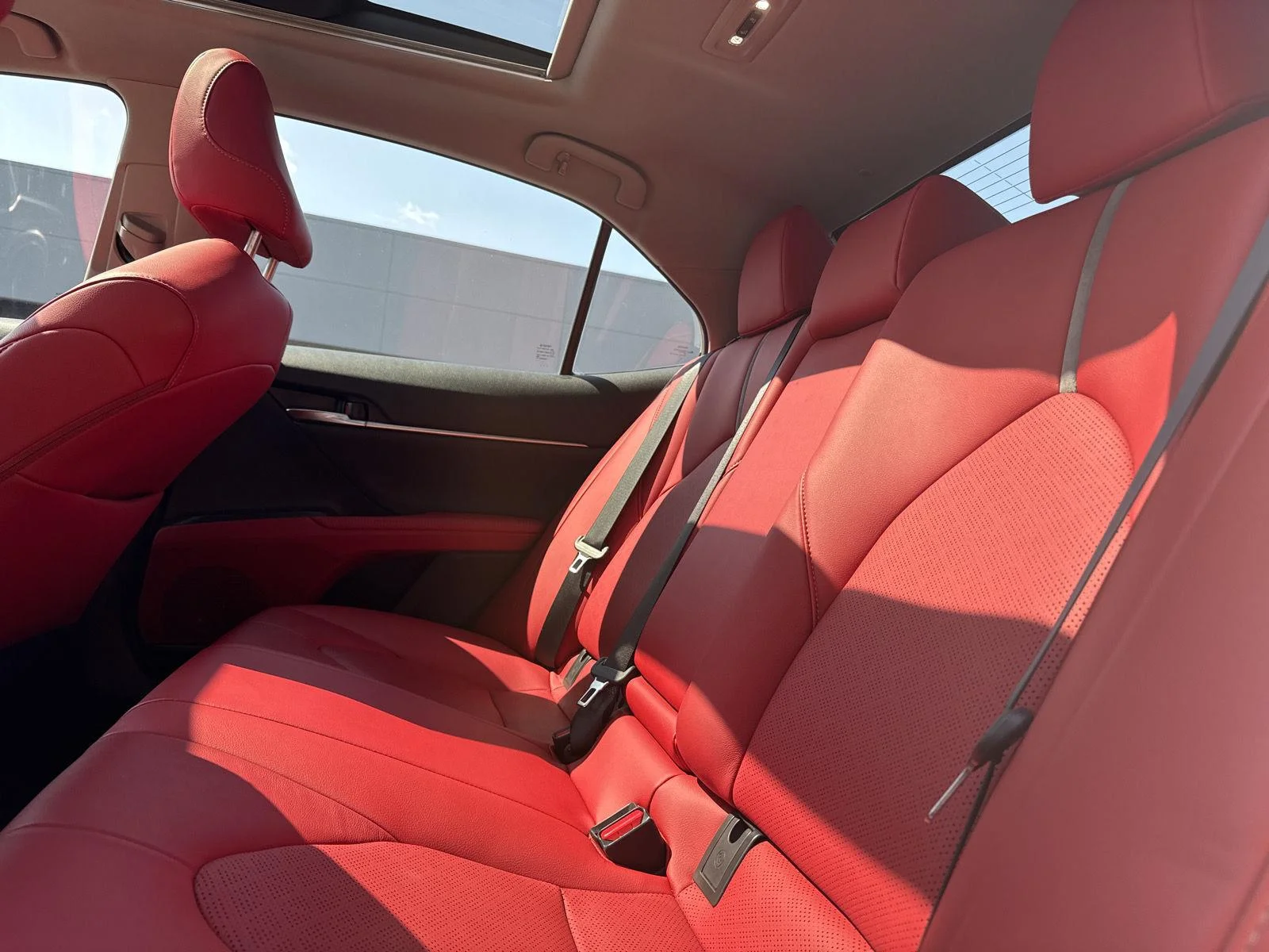 Used 2022 Wind Chill Pearl Toyota XSE image 10