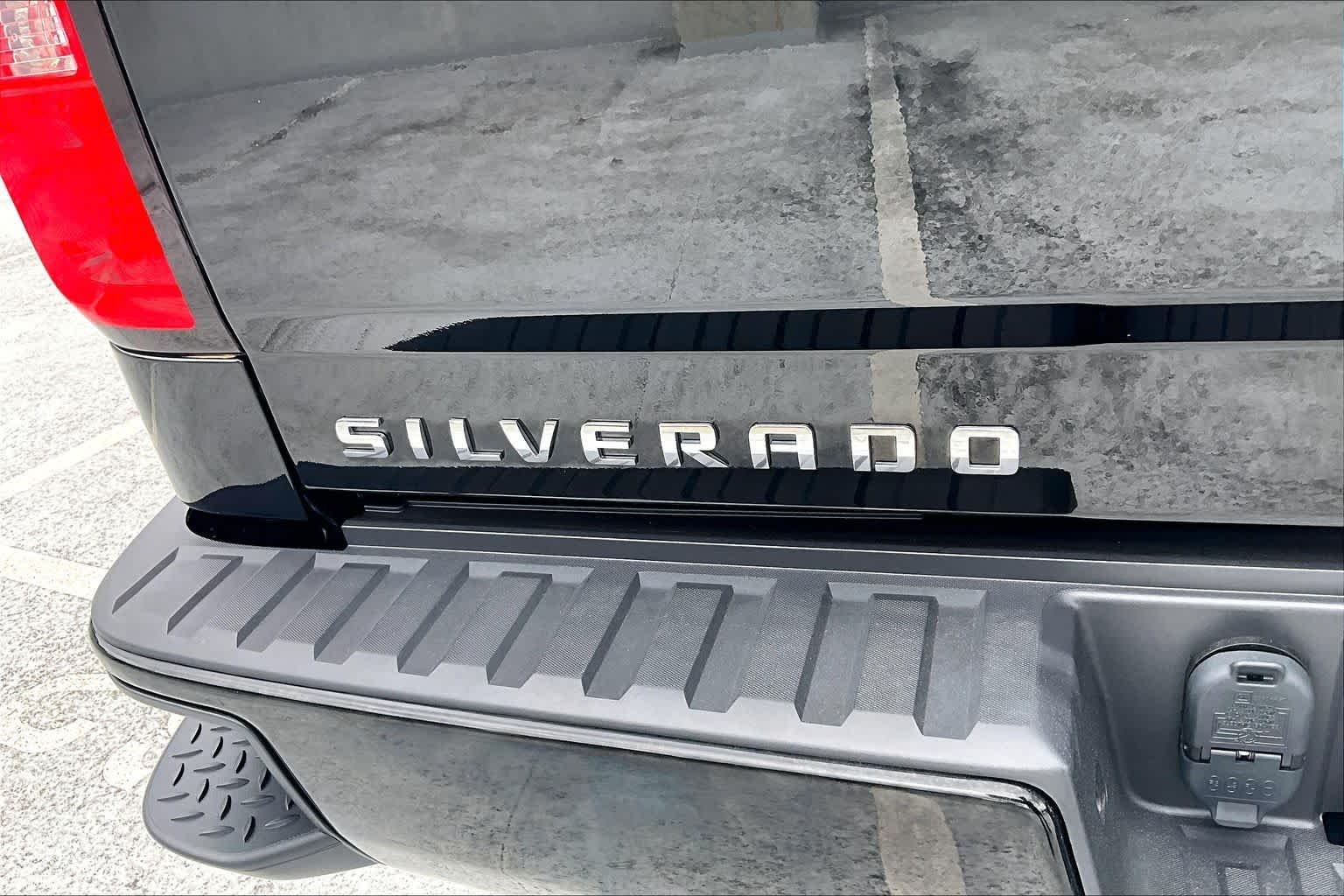 Used 2018 Black Chevrolet Custom image 30