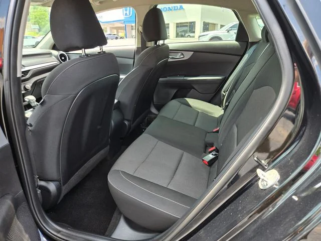 Used 2024 Black Kia LXS image 11