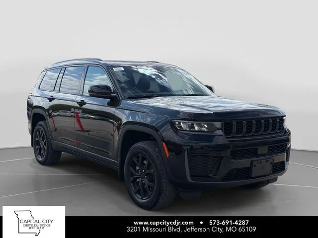 New 2026 Diamond Black Crystal Pearl-Coat Exterior Paint Jeep Altitude image 1