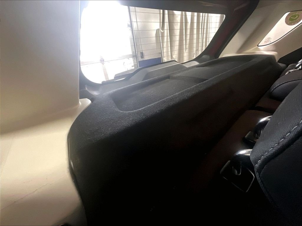 Used 2019 Red Ford SE image 17