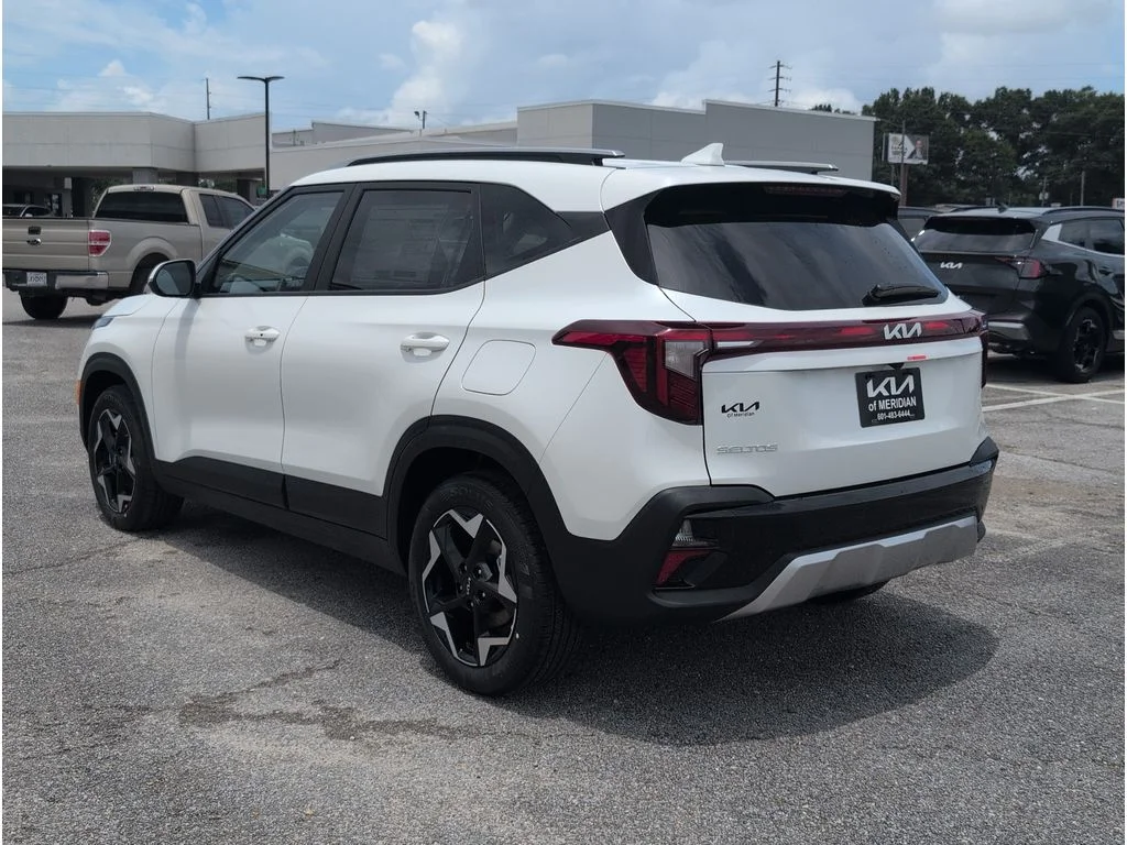 New 2026 Snow White Pearl Kia S image 3