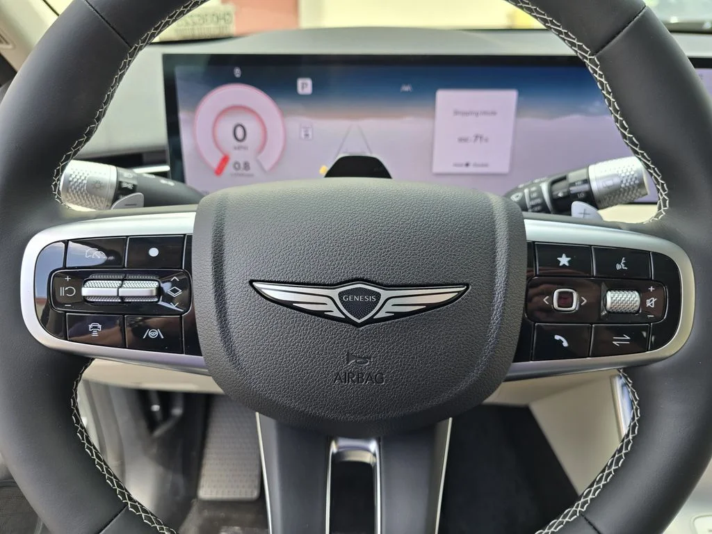 New 2027 White Genesis 2.5T Select image 18