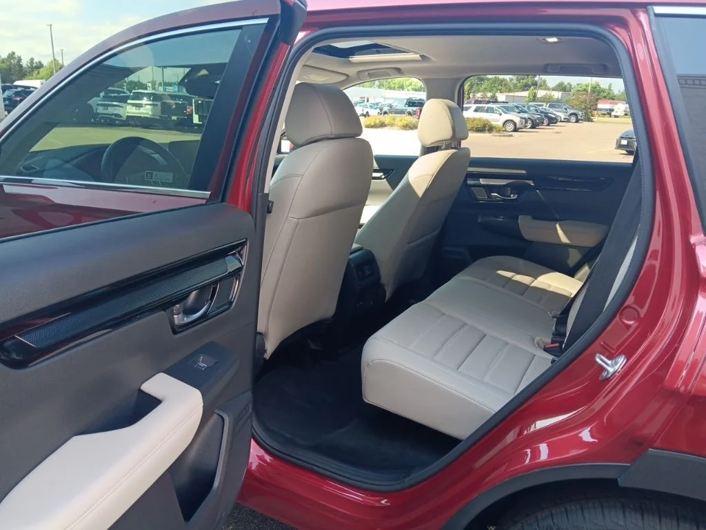 Used 2024 Radiant Red Metallic Honda EX-L image 23