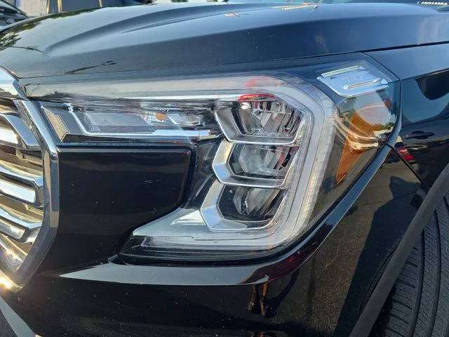 Used 2024 Black GMC SLT image 32