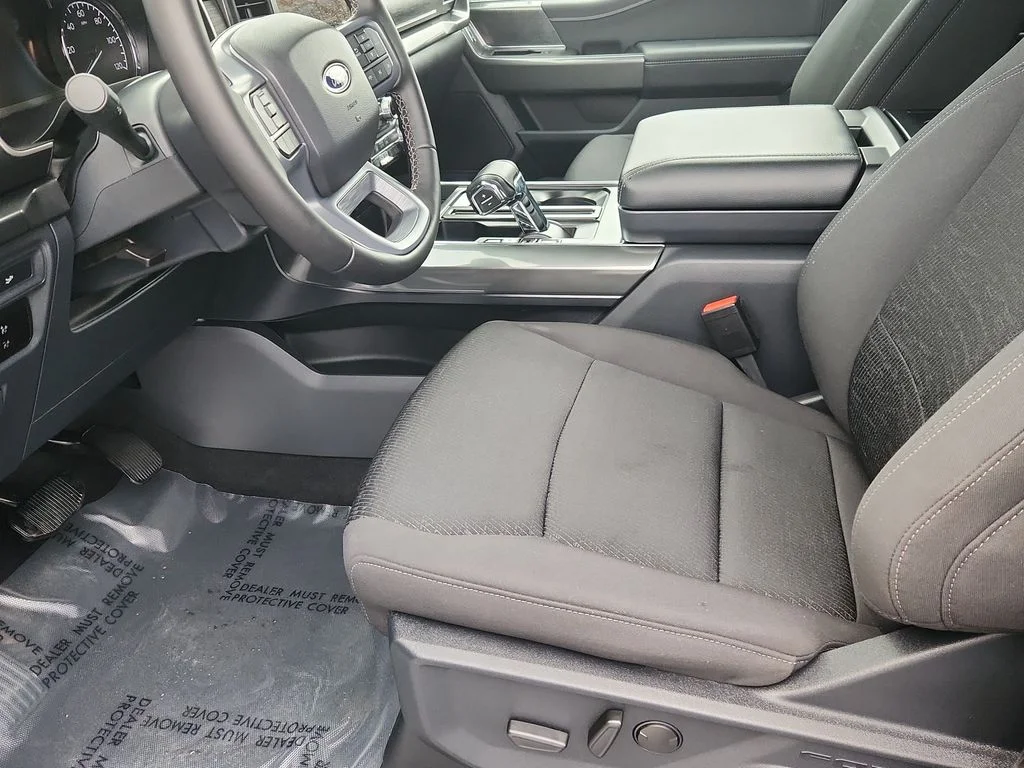 Used 2023 White Ford XLT image 7