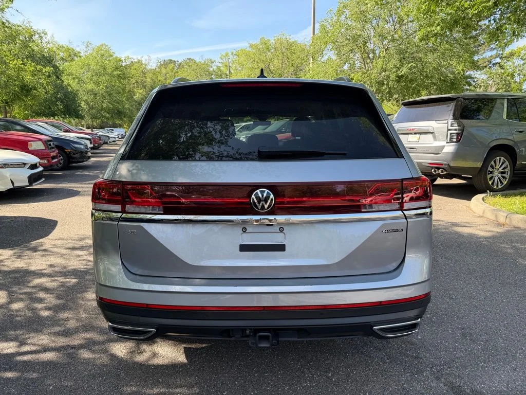 Used 2025 Silver Mist Metallic Volkswagen 2.0T SE w/Technology image 5