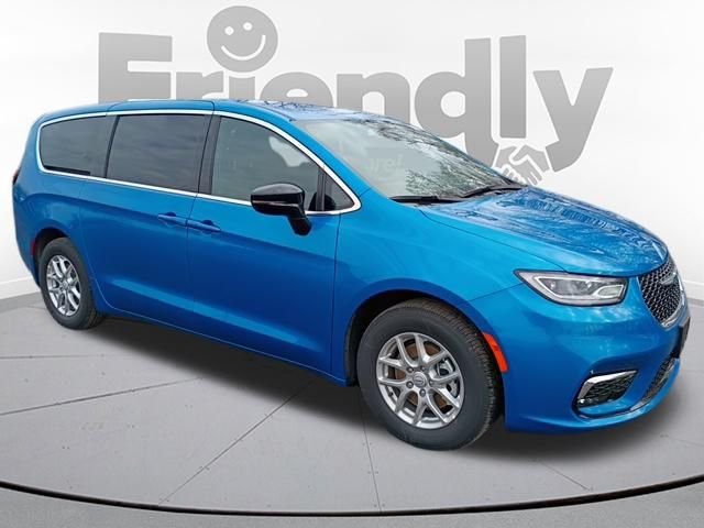 New 2026 Hydro Blue Pearl-Coat Exterior Paint Chrysler Select image 4