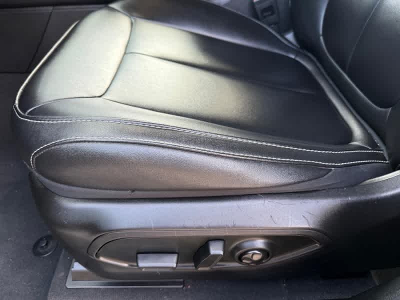 Used 2024 Baltic Gray Metallic Clearcoat Jeep  image 28