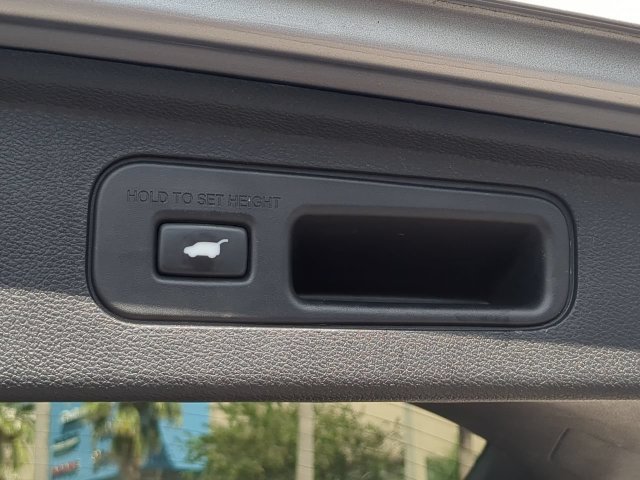 Used 2018 Silver Honda EX-L image 15