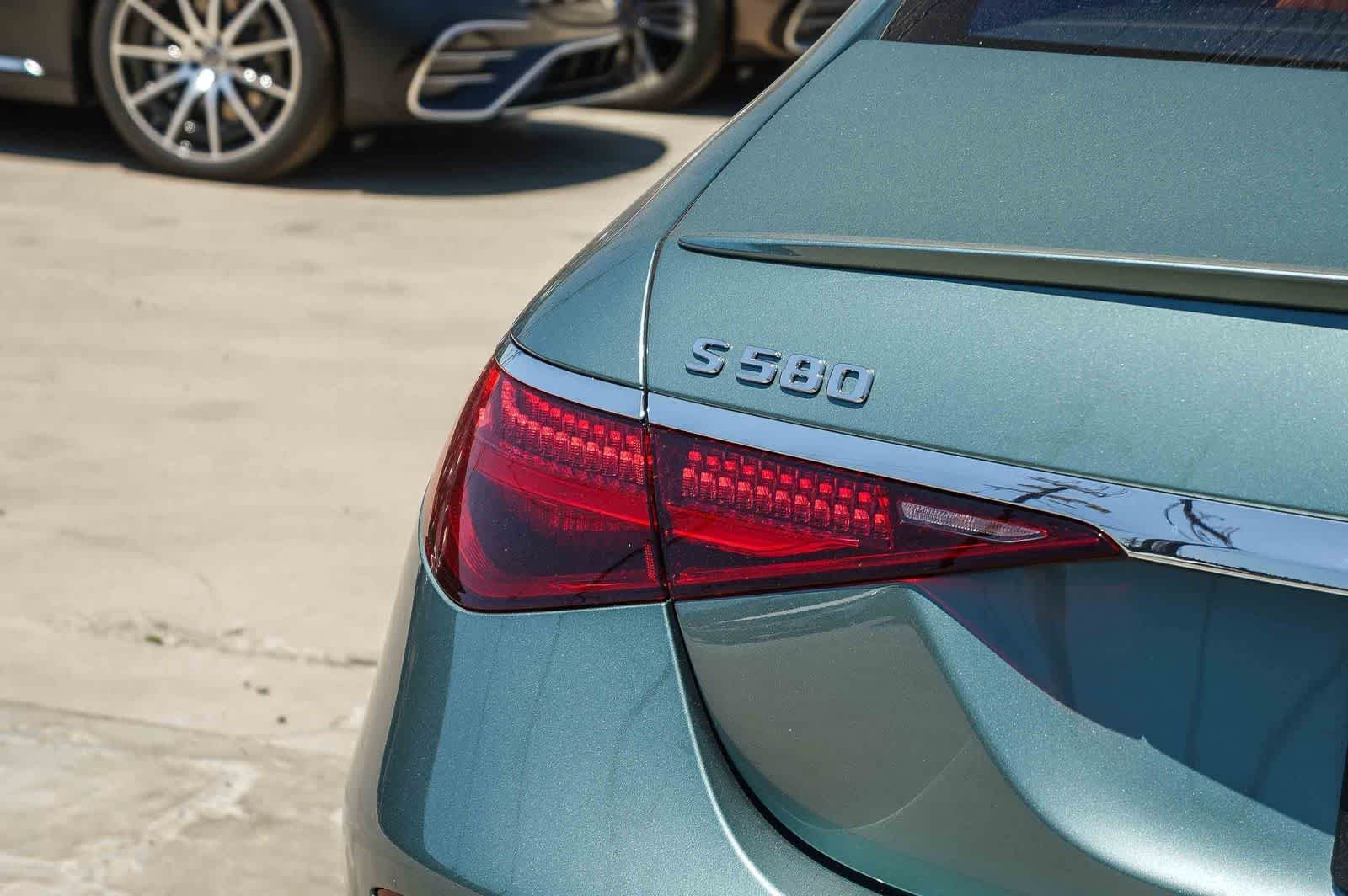 New 2026 Verde Silver Metallic Mercedes-Benz S 580 image 7