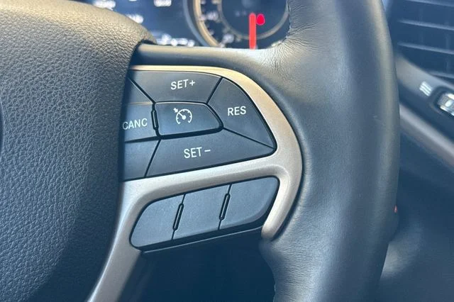 Used 2016 Gray Jeep High Altitude image 29