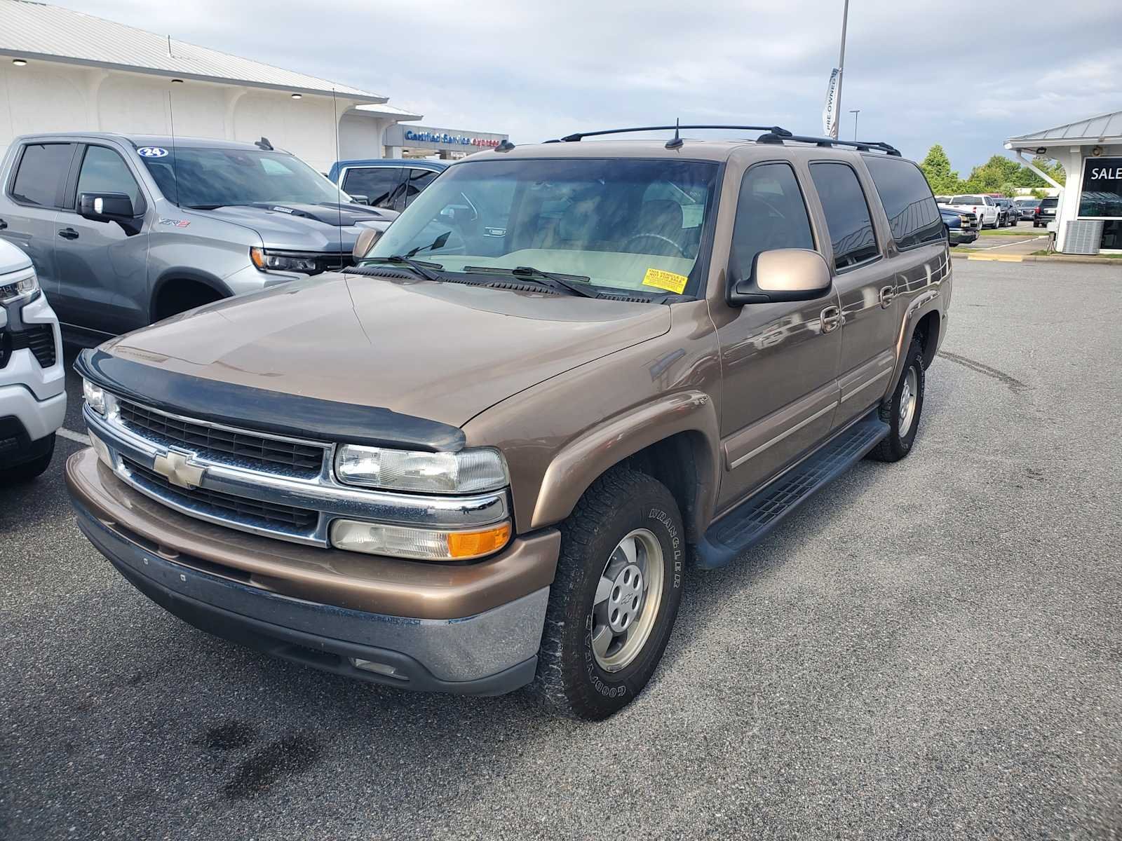 2003 Chevrolet Suburban's photo
