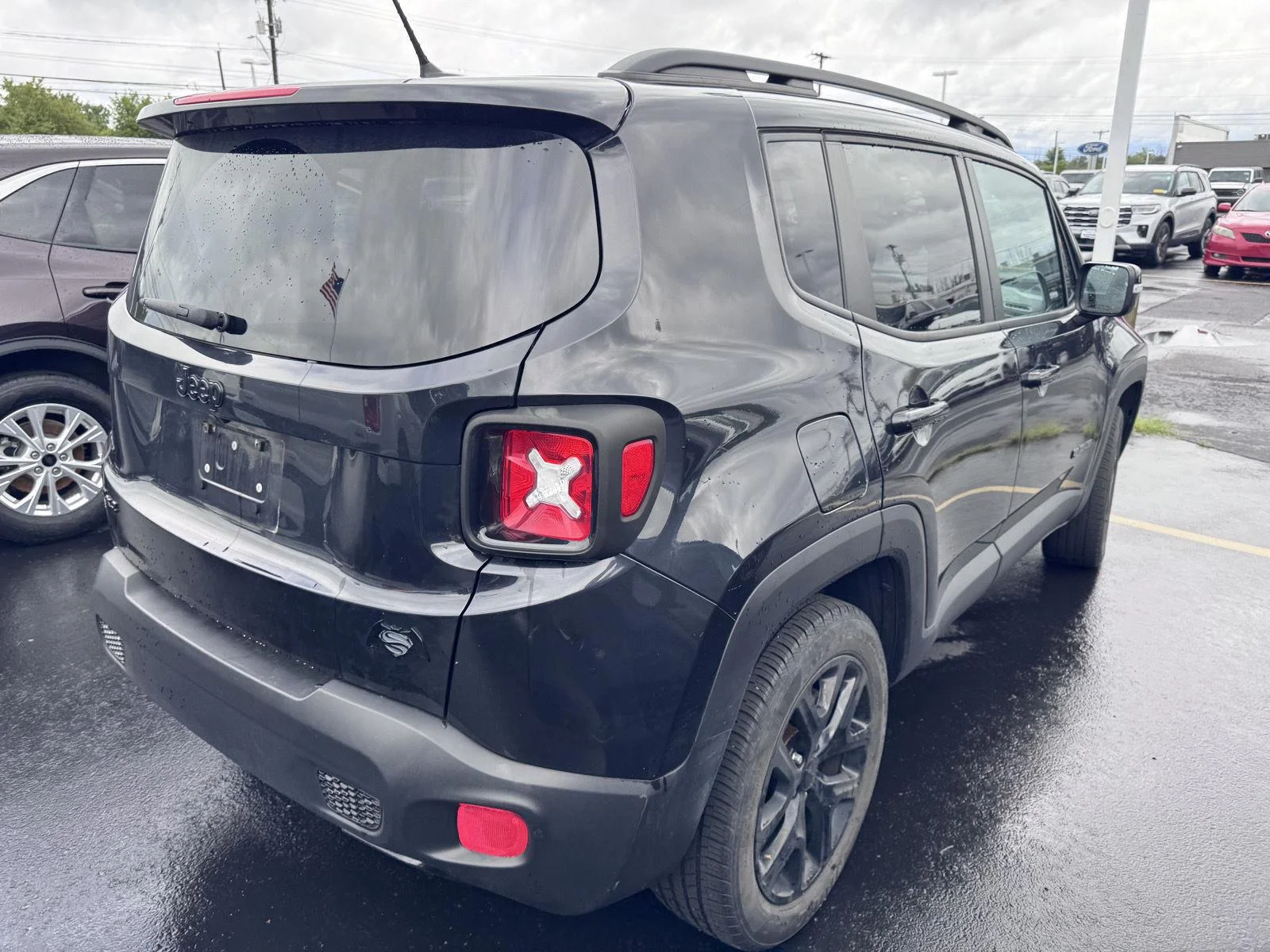 Used 2016 Carbon Black Metallic Jeep Justice image 3