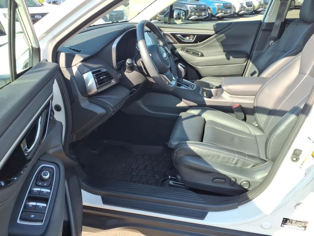 Used 2025 Crystal White Pearl Subaru Limited image 20