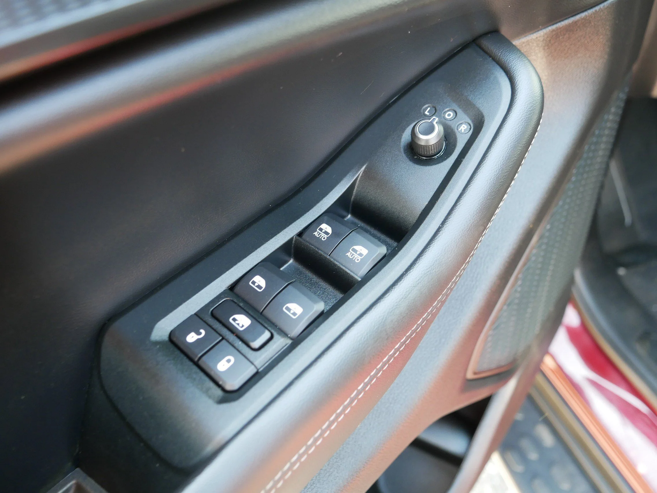 Used 2024 Velvet Red Pearlcoat Jeep Altitude X image 19