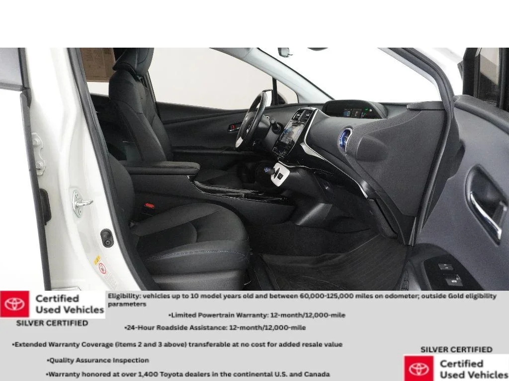 Used 2017 Blizzard Pearl Toyota Three Touring image 11