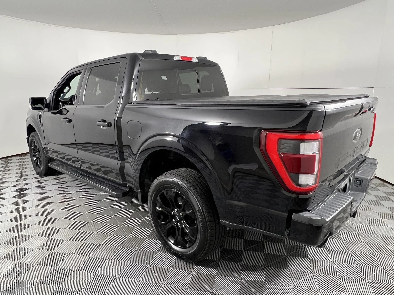 Used 2023 Agate Black Ford LARIAT image 8