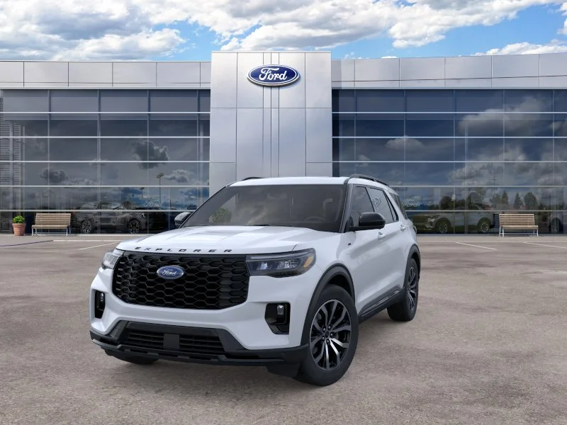 New 2026 Space White Metallic Ford ST-Line image 25
