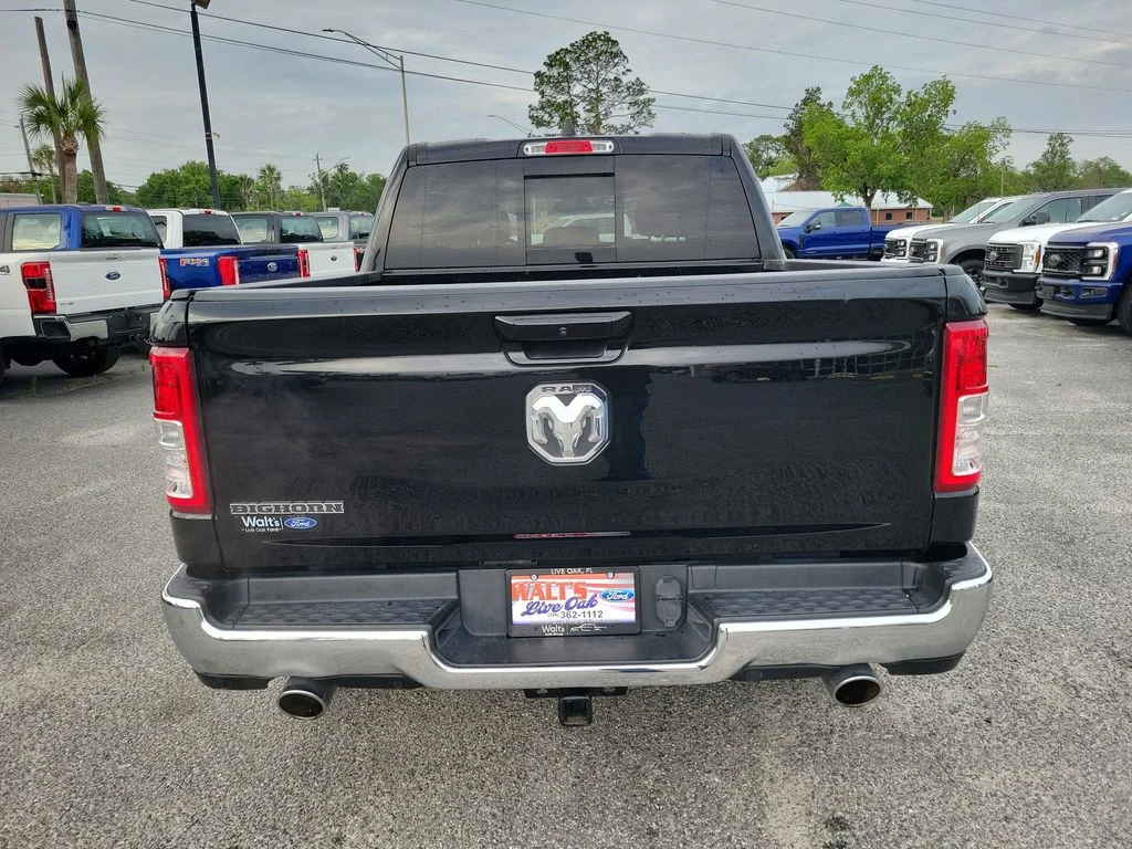 Used 2022 Diamond Black Ram Big Horn/Lone Star image 9