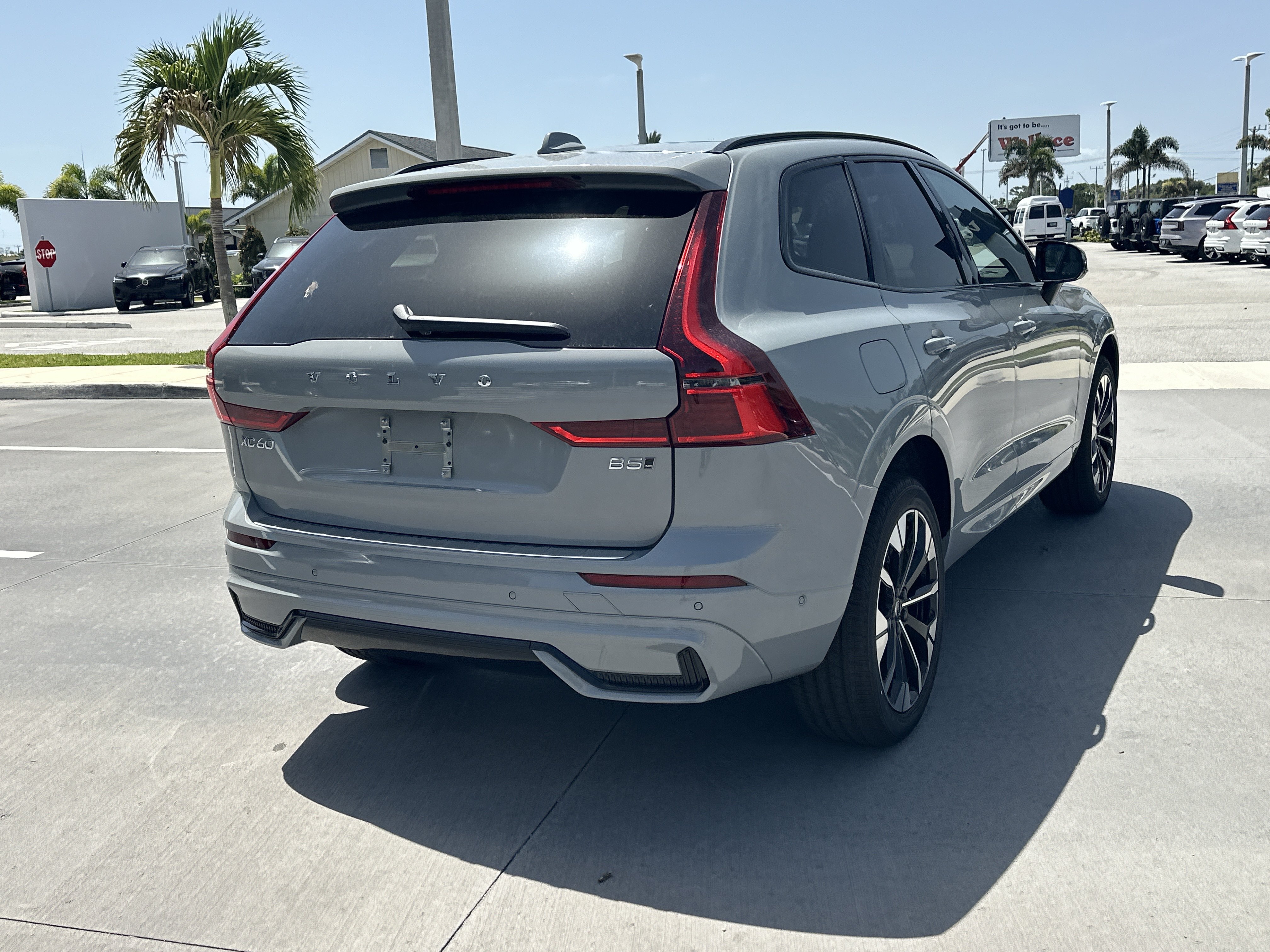 New 2026 Vapour Grey Volvo Plus image 7