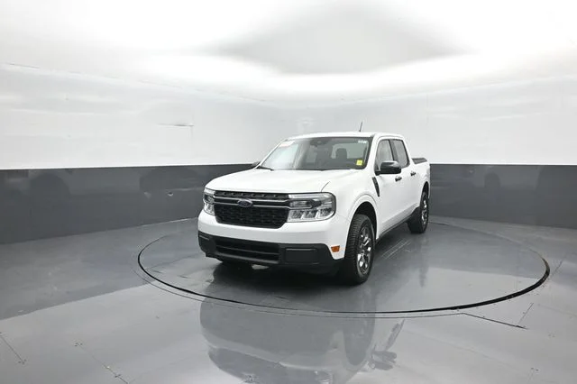 Certified Used 2024 Oxford White Ford XLT image 4