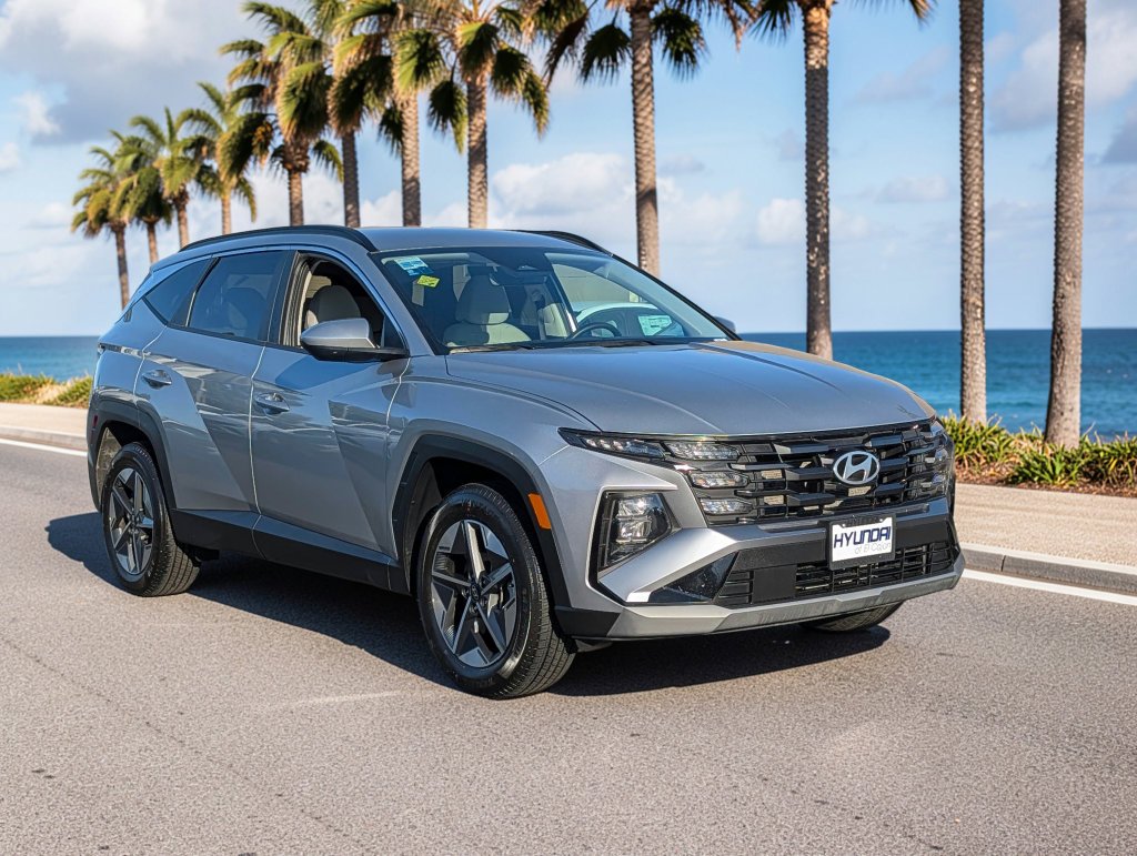 Certified Used 2025 Silver Hyundai SEL image 4