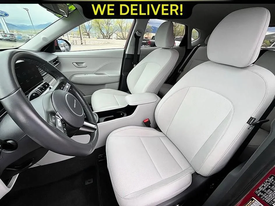 Used 2025 Red Hyundai SEL image 9