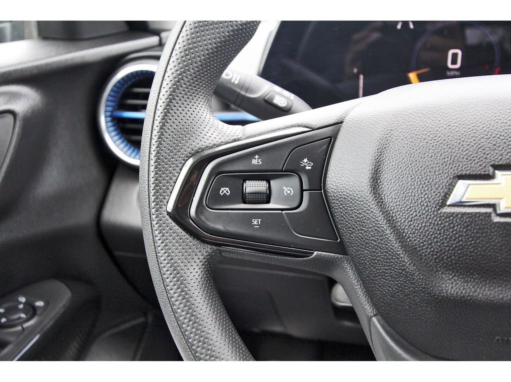 Used 2025 Gray Chevrolet LT image 19