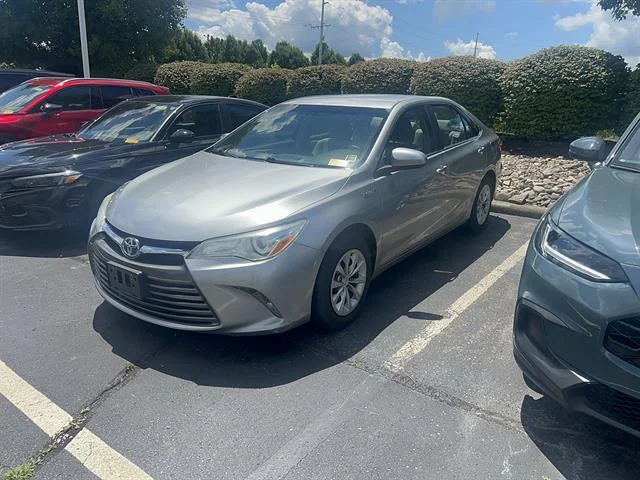 Used 2016 Celestial Silver Metallic Toyota LE image 3
