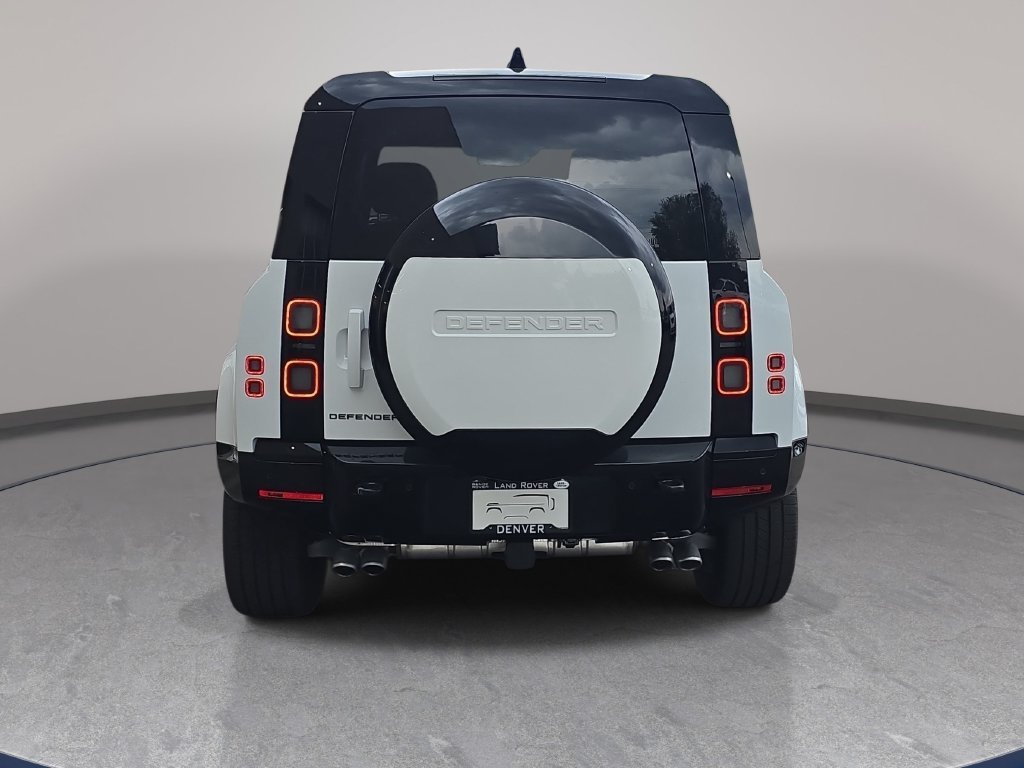 2026 Land Rover Defender V8 - Photo 6