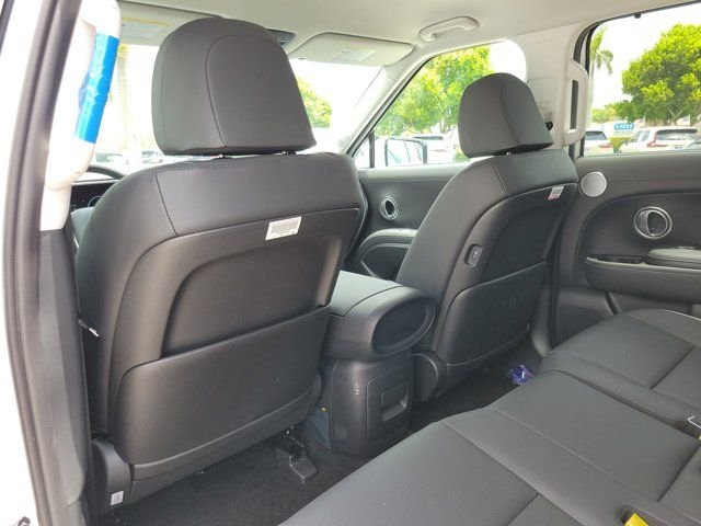 New 2026 White Hyundai Blue SEL 8P image 7