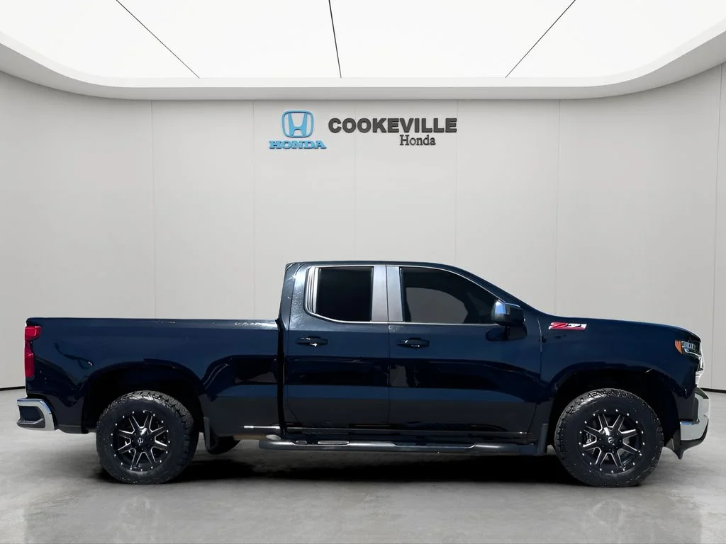 Used 2020 Black Chevrolet LT image 3