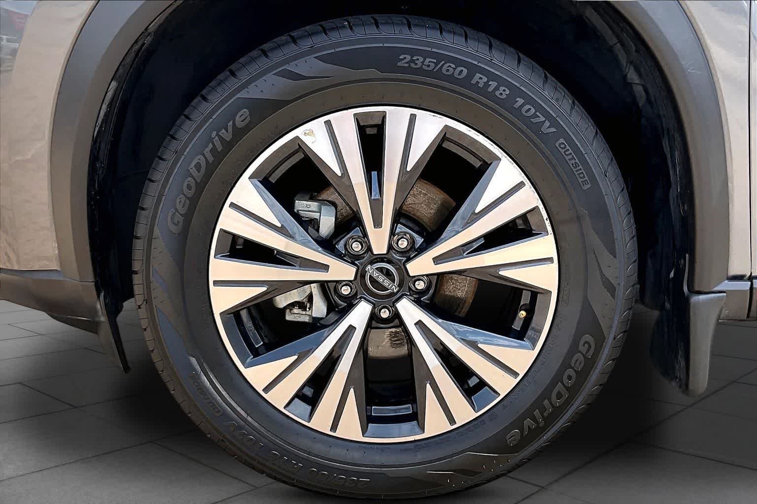 Certified Used 2023 Gun Metallic Nissan SV image 10