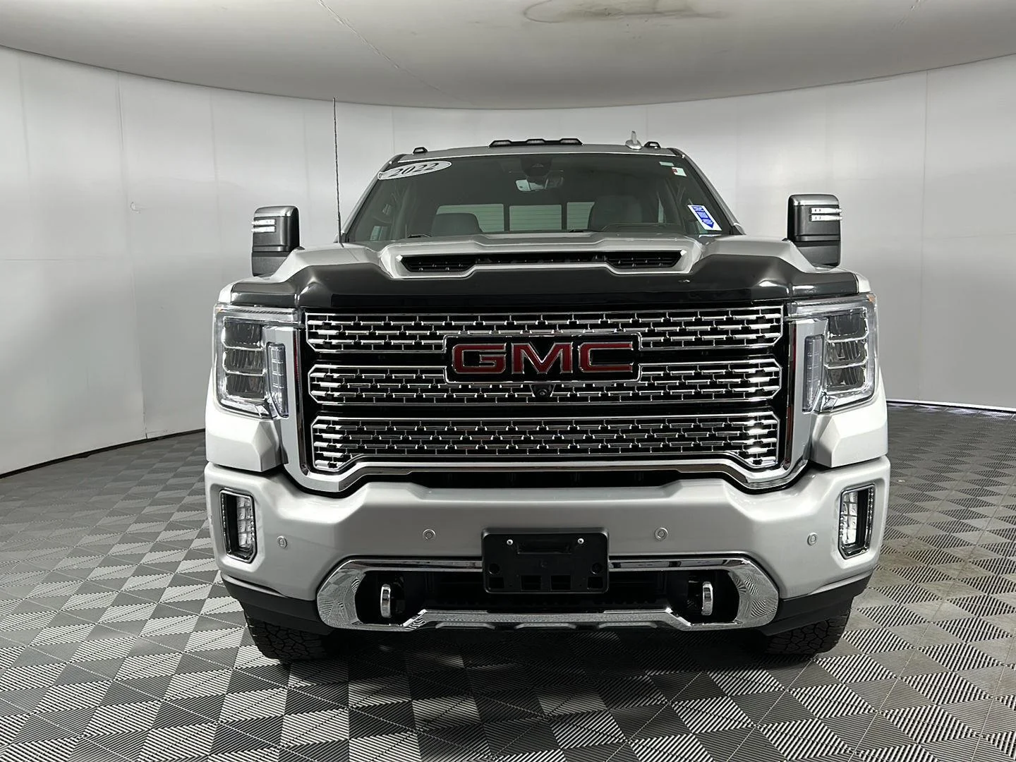 Used 2022 Quicksilver Metallic GMC Denali image 4