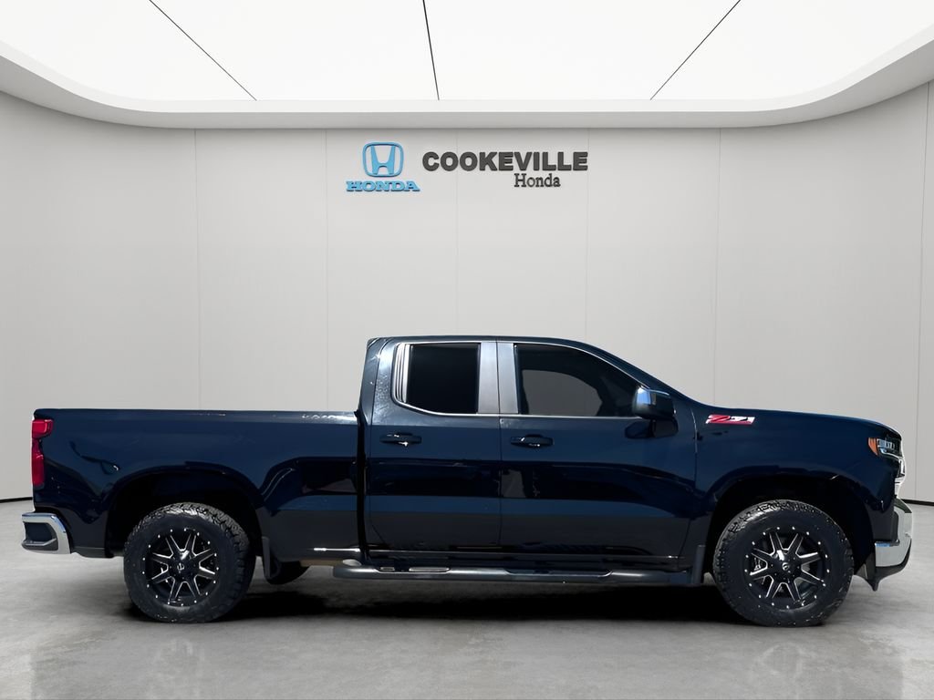 Used 2020 Black Chevrolet LT image 3