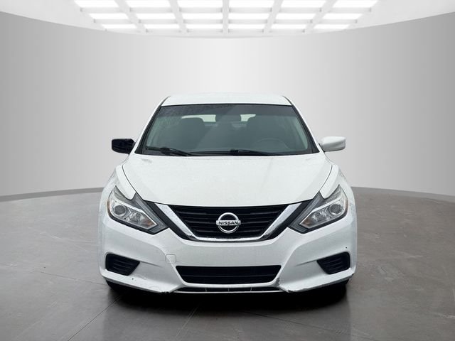 Used 2018 Nissan Altima S with VIN 1N4AL3AP4JC184616 for sale in Monroe, MI