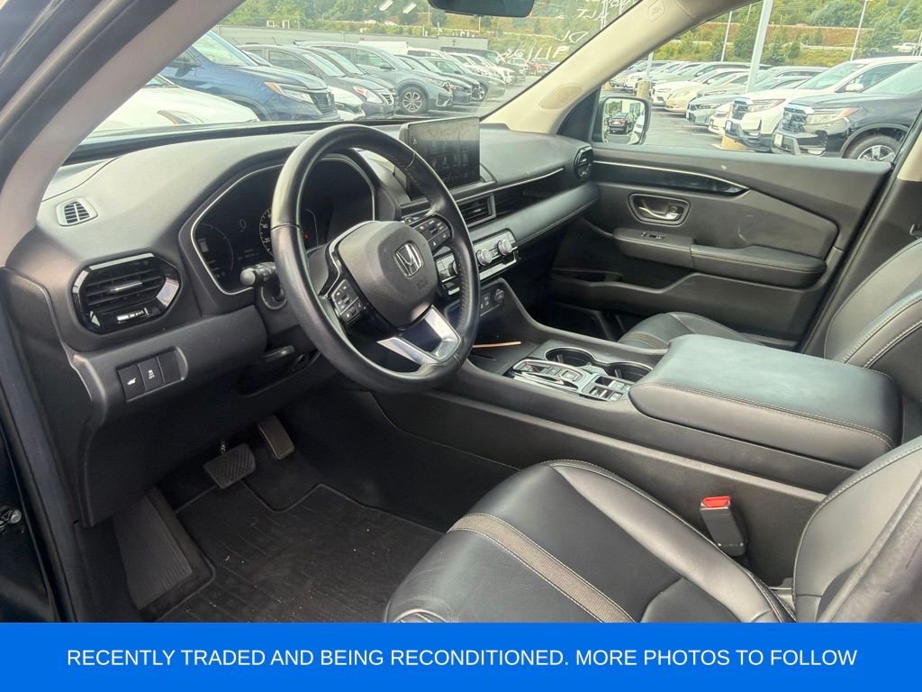 Used 2025 Black Honda EX-L image 5