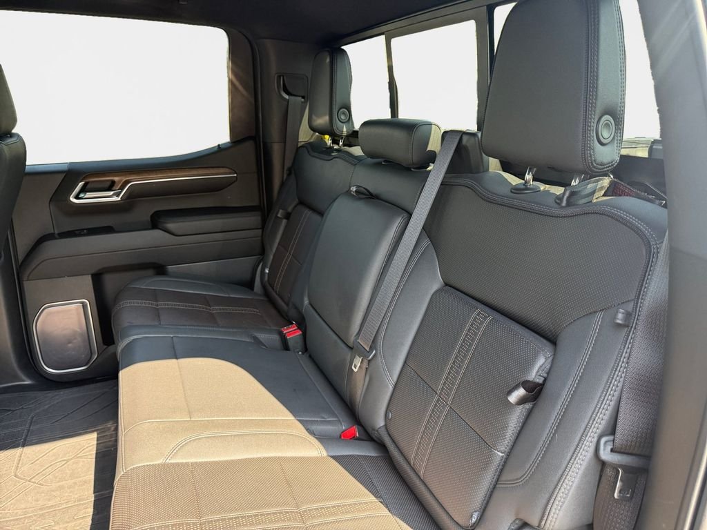 Used 2023 Gray Chevrolet High Country image 9