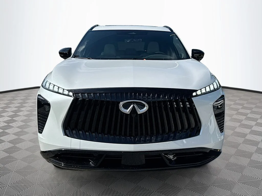 New 2027 RADIANT WHITE INFINITI Luxe AWD image 2
