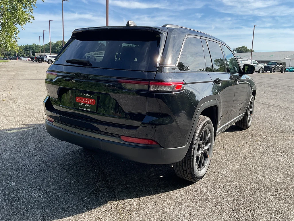 New 2027 High Gloss Black Jeep Laredo Altitude image 5