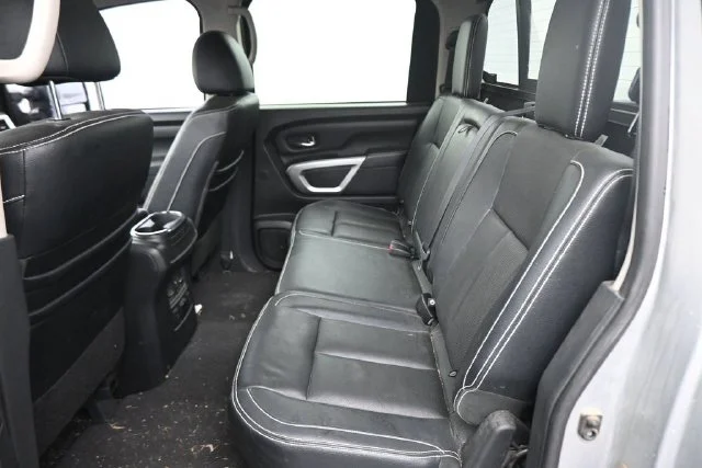 Used 2018 Silver Nissan PRO-4X image 19
