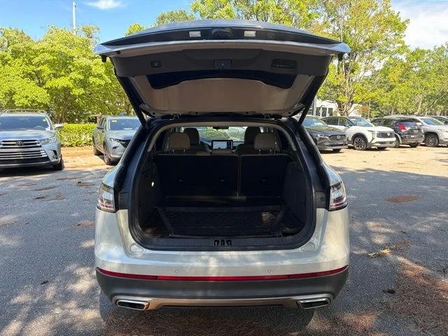 Used 2021 White Lincoln Reserve image 25