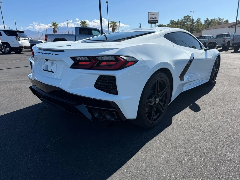 Used 2023 ARCTIC WHITE Chevrolet 1LT image 3