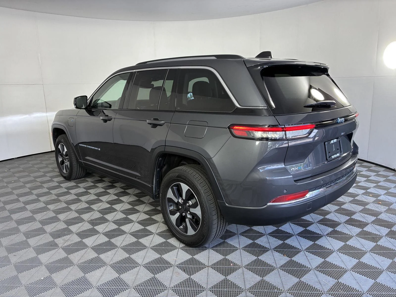 Used 2024 Baltic Gray Metallic Clearcoat Jeep 4xe image 7