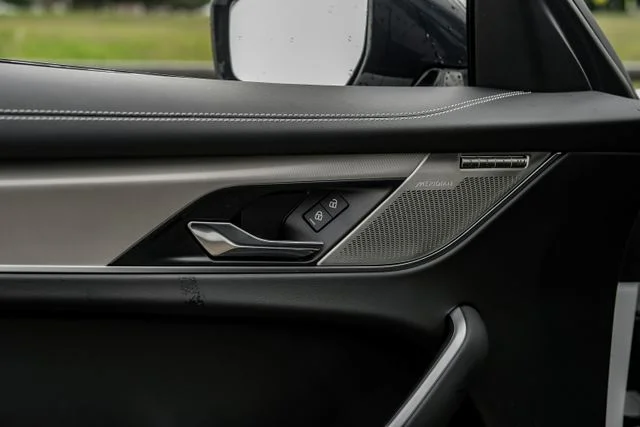 2026 Jaguar F-Pace R-Dynamic S - Photo 52