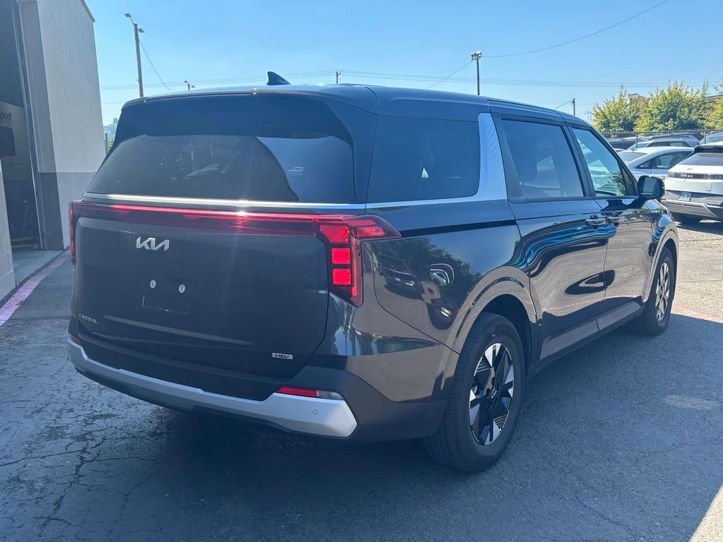 Used 2026 Panthera Metal Kia LXS image 5
