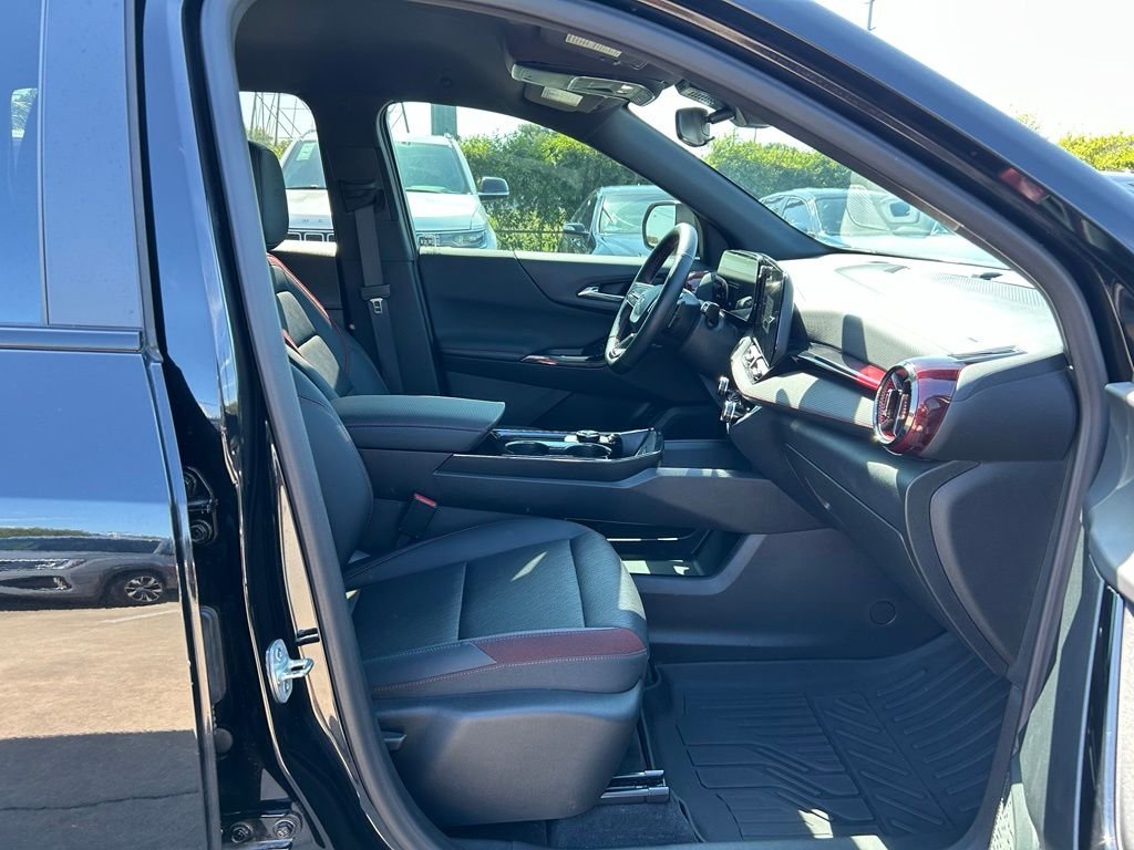 Used 2025 Black Chevrolet RS image 37