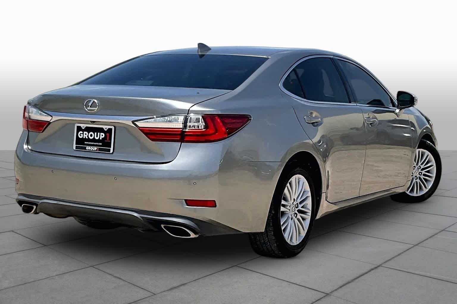 Used 2016 Atomic Silver Lexus  image 11