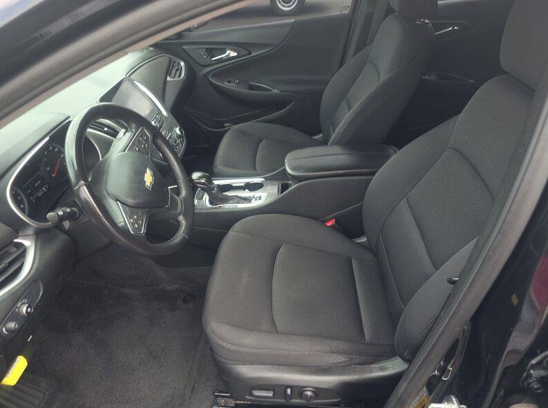 Used 2022 Mosaic Black Metallic Chevrolet LT image 3